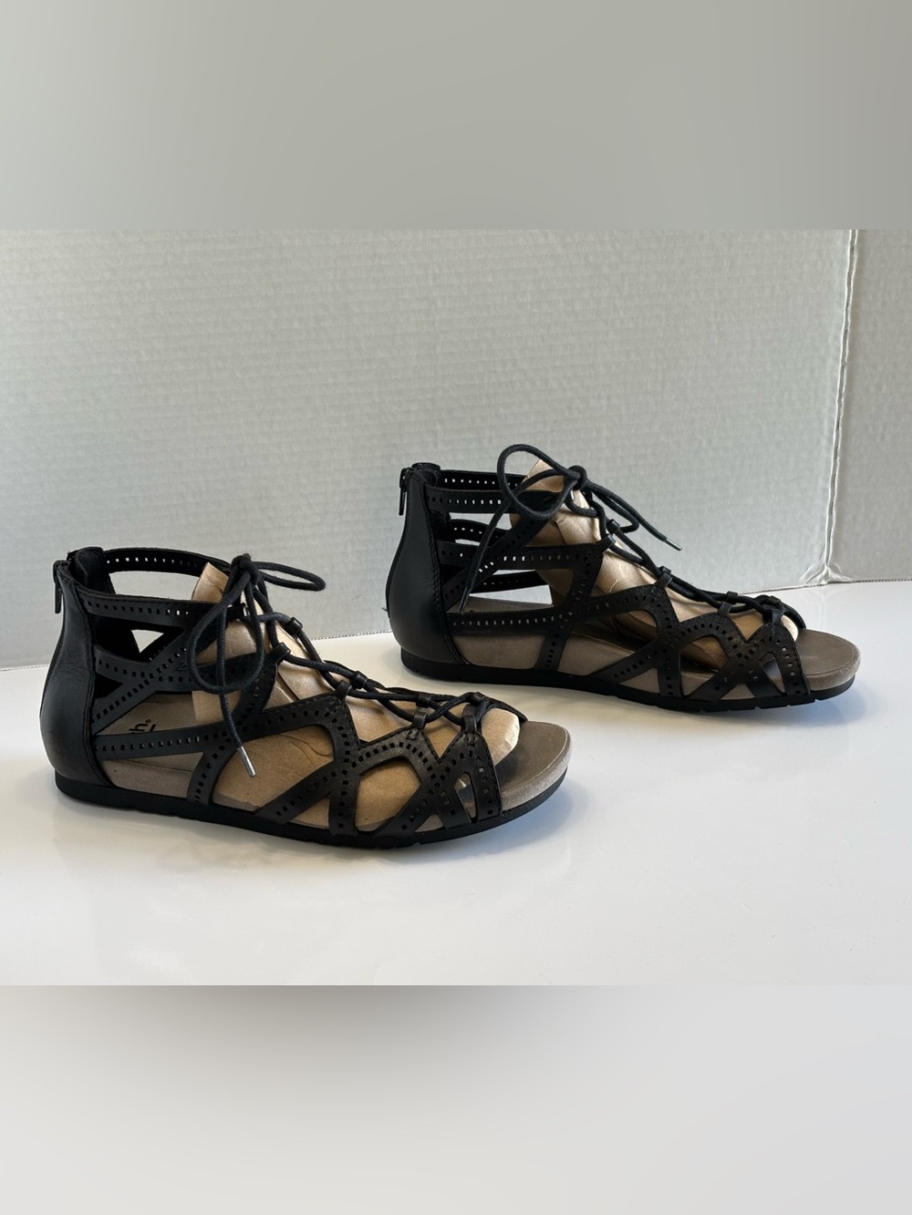 Earth Linden Lehi Sandals Women's Black Leather Gladiator Back Zip Comfy Sz 8.5 - Picture 13 of 14
